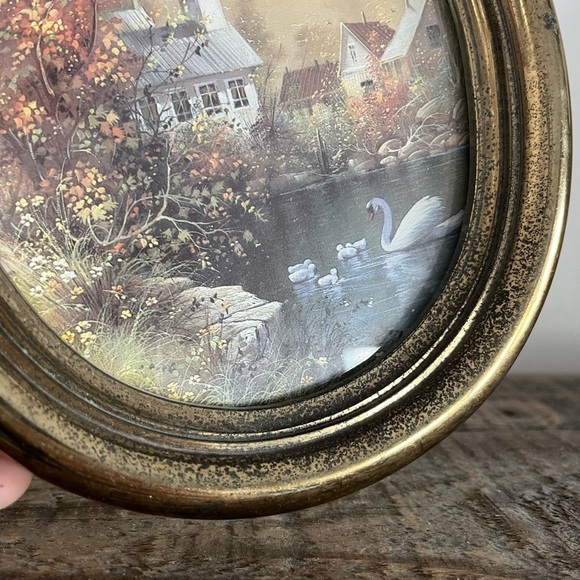 HomCo VTG Oval Gold framed scenic print set of 2 - Picture 7 of 7